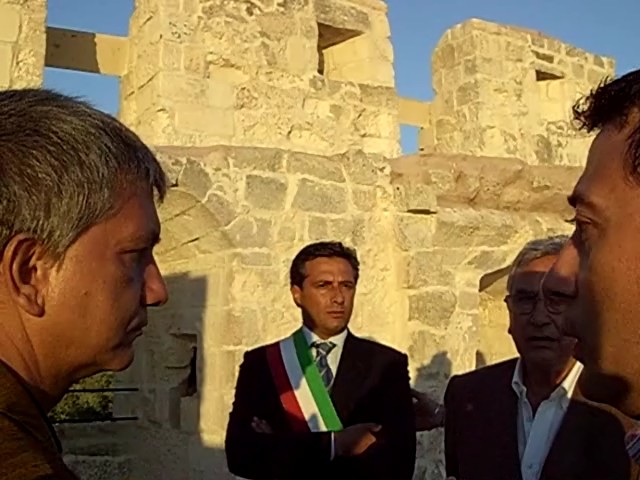 Vendola, Felline, Architetto sulla torre di Roca Nuova